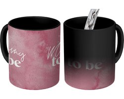 Magische Mok - 275ML - Koffiebeker - Mokken - Koffiemok - Koffietassen - Meter - Koffietas - Mommy to be - Quotes - Spreuken - Theemok groot - Theemokken - Thee mok Moederdag - Thee tas Meter vragen - Zwangerschap cadeau - Geschenk voor haar