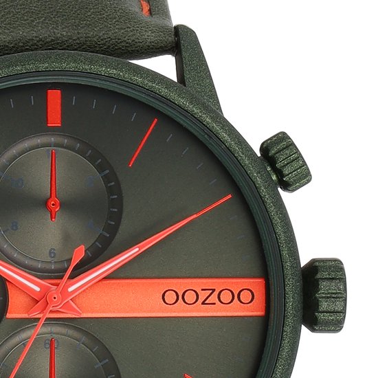 OOZOO Timepieces - Montre OOZOO vert forêt avec bracelet en cuir vert forêt - C11227