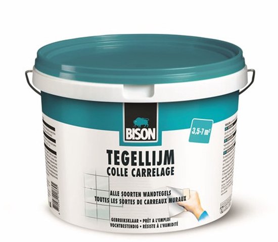 Witte emmer met blauwe deksel, met tekst 'BISON TEGELLIJM COLLE CARRELAGE' en '3,5-7 m²'.