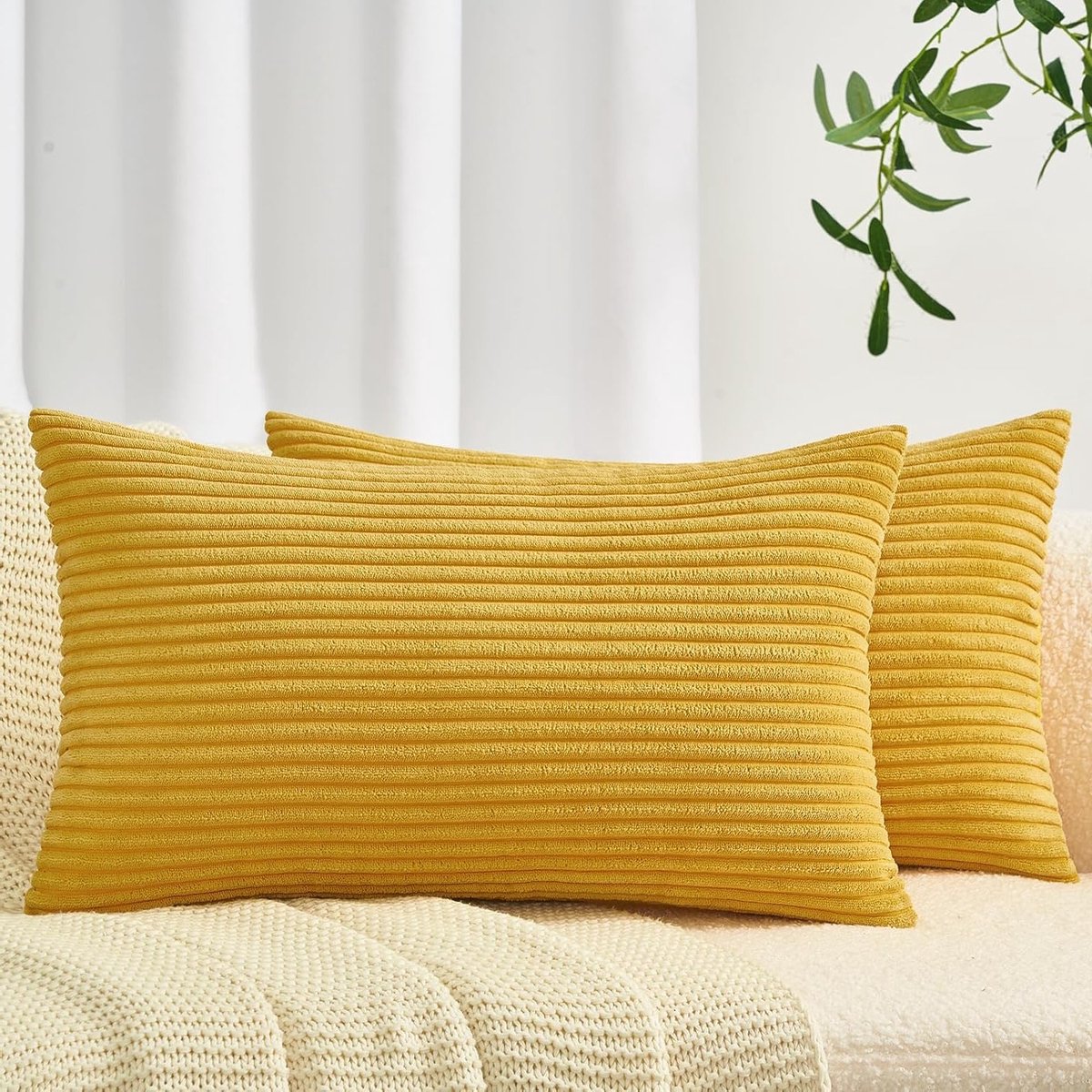 Set van 2 Corduroy Kussenhoezen 40 x 80 cm, Decoratieve Kussens voor Bank, Geel, Modern Design