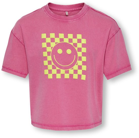 Roze T-shirt met korte mouwen en opdruk van een lachend gezicht in fluoriserend geel op een geblokt patroon.