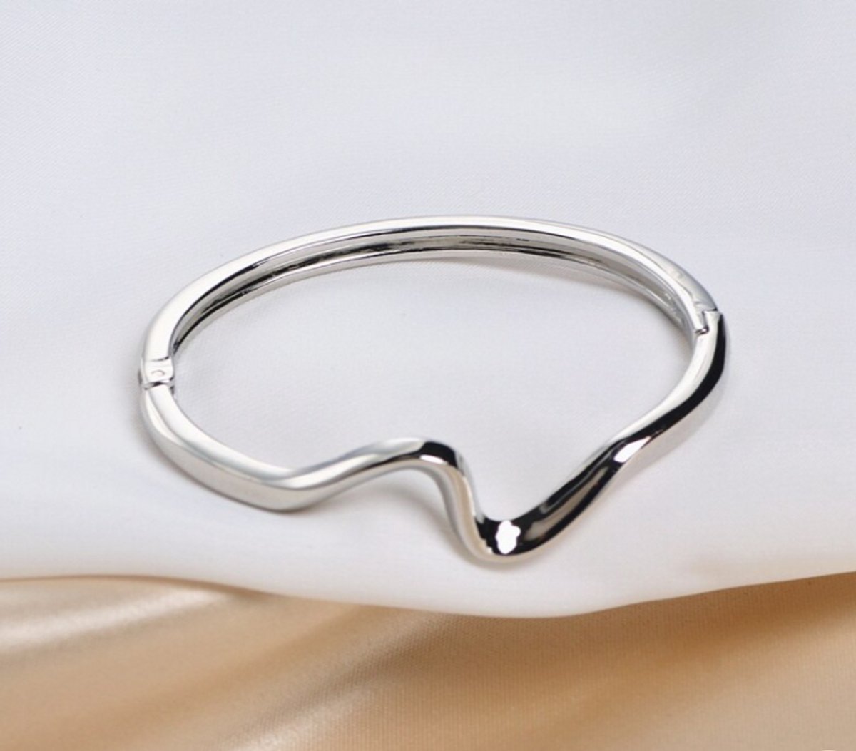 Hidzo Yehwang - Armband Zilverkleurig wave - Dames Armband