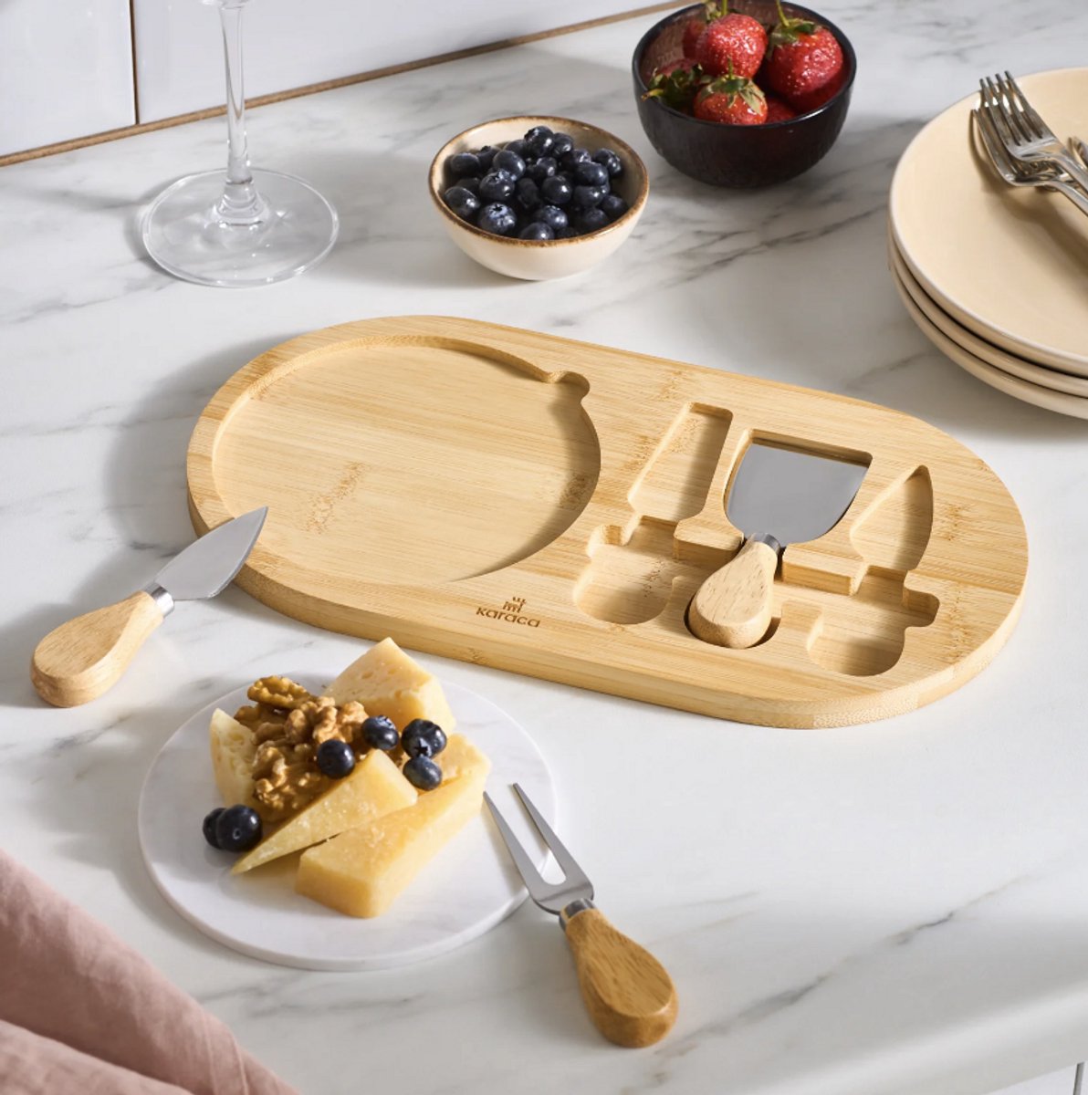 Karaca Cheesekit Bamboe Kaasplank Set - Snij- en Serveerplank - Incl. Kaasmessen - Hout & RVS