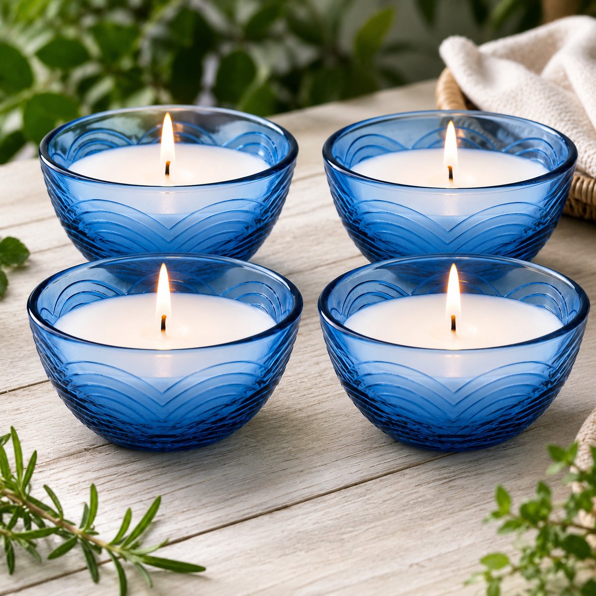 Citronellakaarsen Set van 4 – Blauwe Glazen Kommen 9 x 9 x 5 cm – 110 g Wax per Kaars – 3% Citronella – Brandduur 22-24 uur – Helpt Muggen op Afstand te Houden