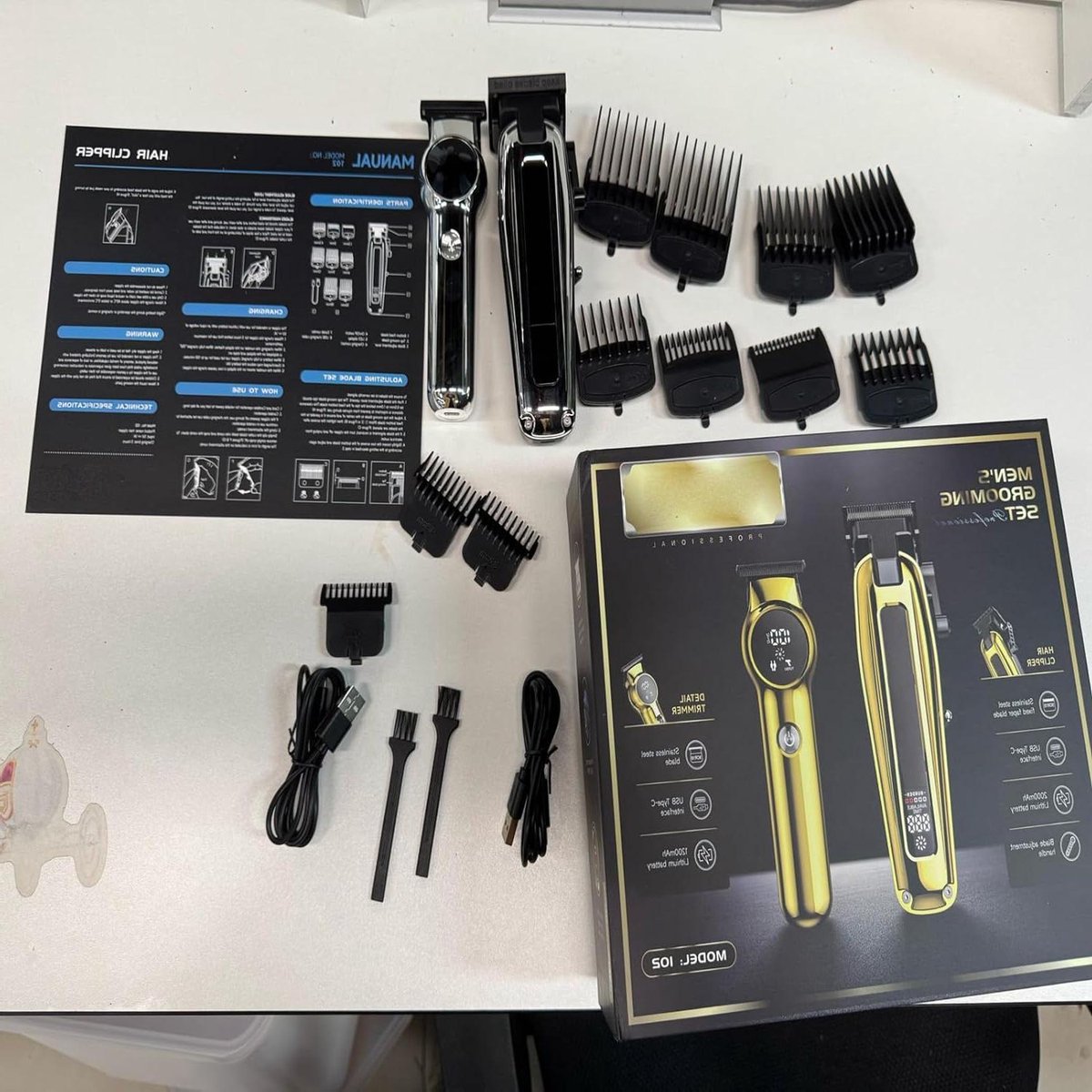 Elektrische Tondeuse Set - Haarknipper Kapper - Professioneel Knippen - LCD Display - 11 Opzetstukken - Goud