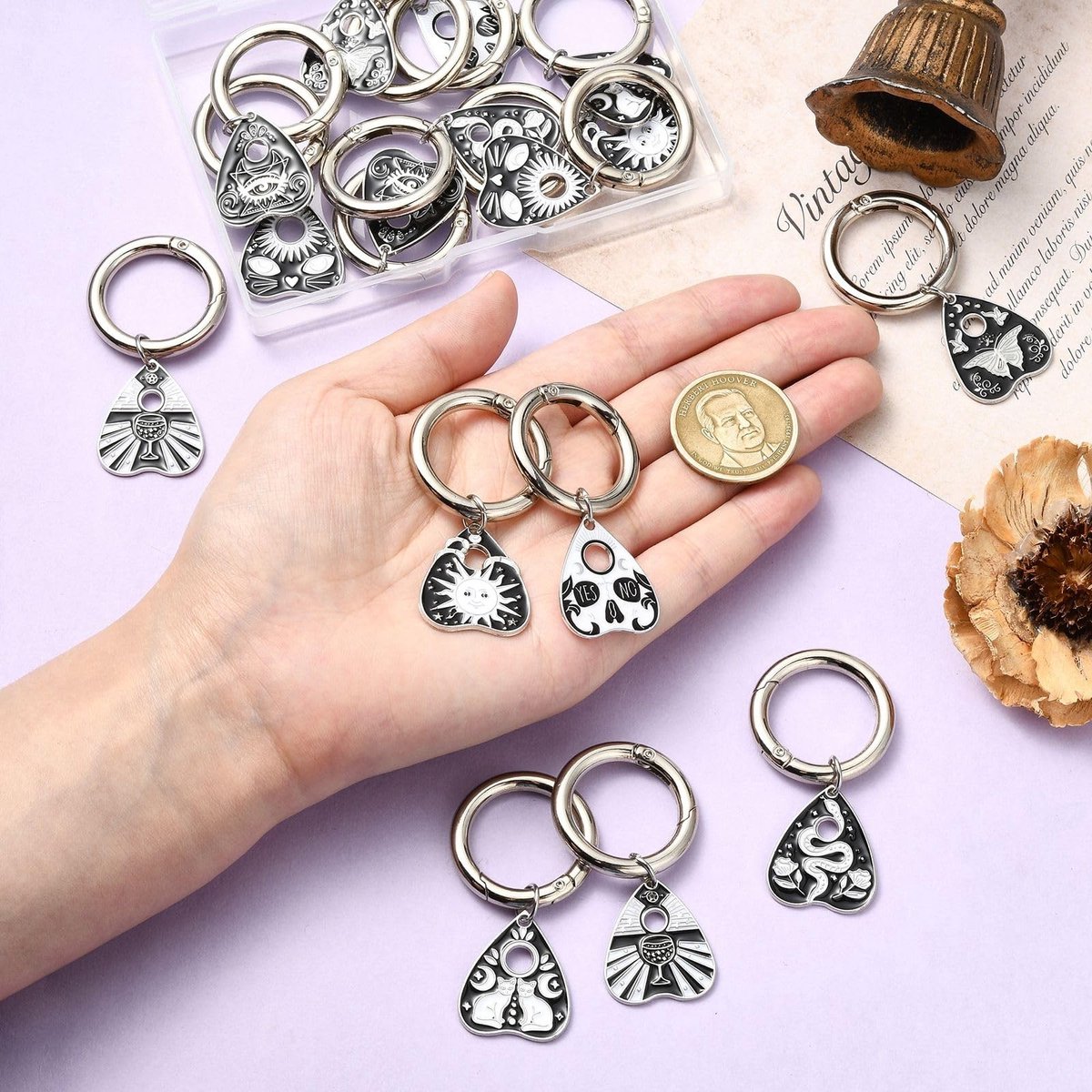 Dailygoods- Schoen Decoratie 8 Stuks - Legering Charms - Hanger 26 mm - Geschikt voor Schoenen - Eenvoudig te Bevestigen - Persoonlijke Stijl - Schoenbedels