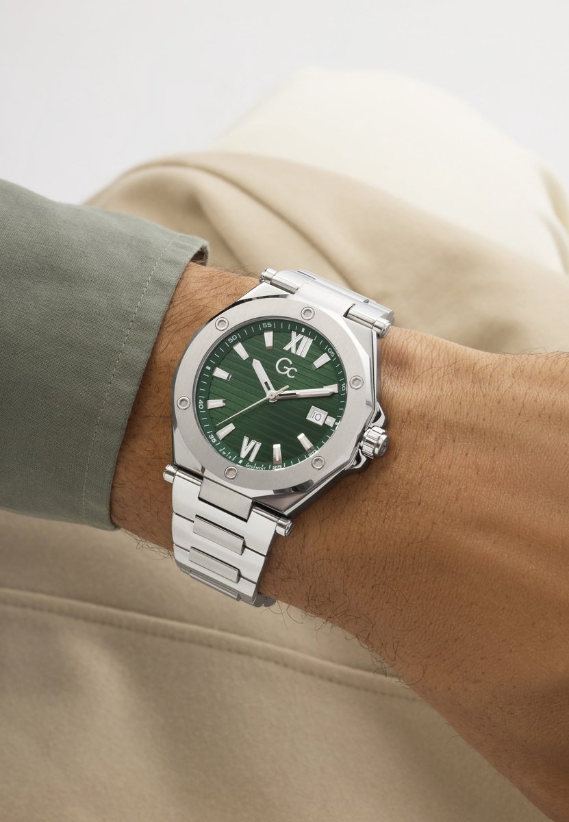 Gc Gc Legacy Sleek Quartz Analoog Horloge Silver-Tone Behuizing: 100% Roestvrij Staal | Armband: Roestvrij Staal 42 mm Z67005G9