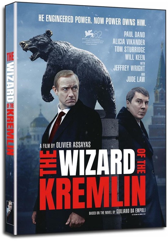 DVD-hoes met twee mannen, een beer en de titel 'The Wizard Of The Kremlin'.