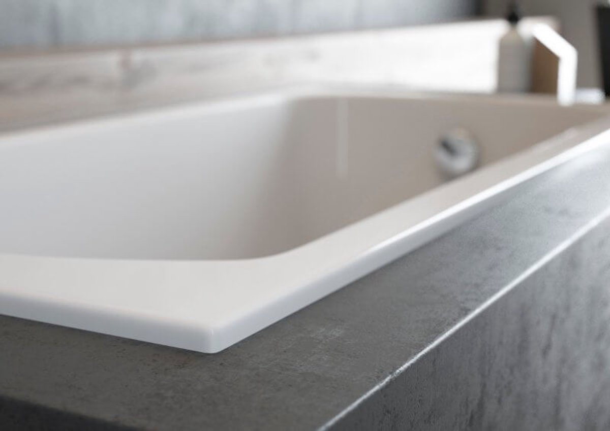 Badland SHEA SLIM ligbad 140 x 70 cm wit met baddrager