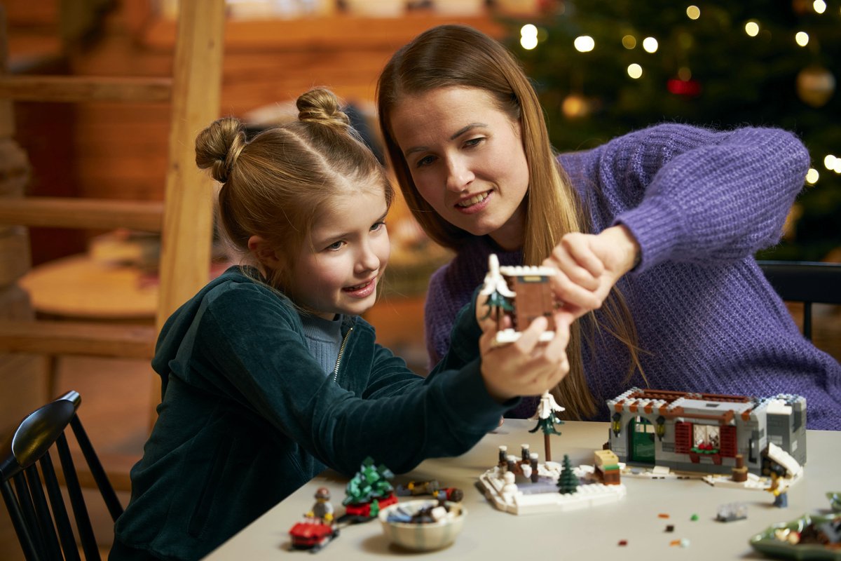 LEGO 10325 Icons Skihut Modelhuis Bouw en Decoratie Set — afbeelding 2