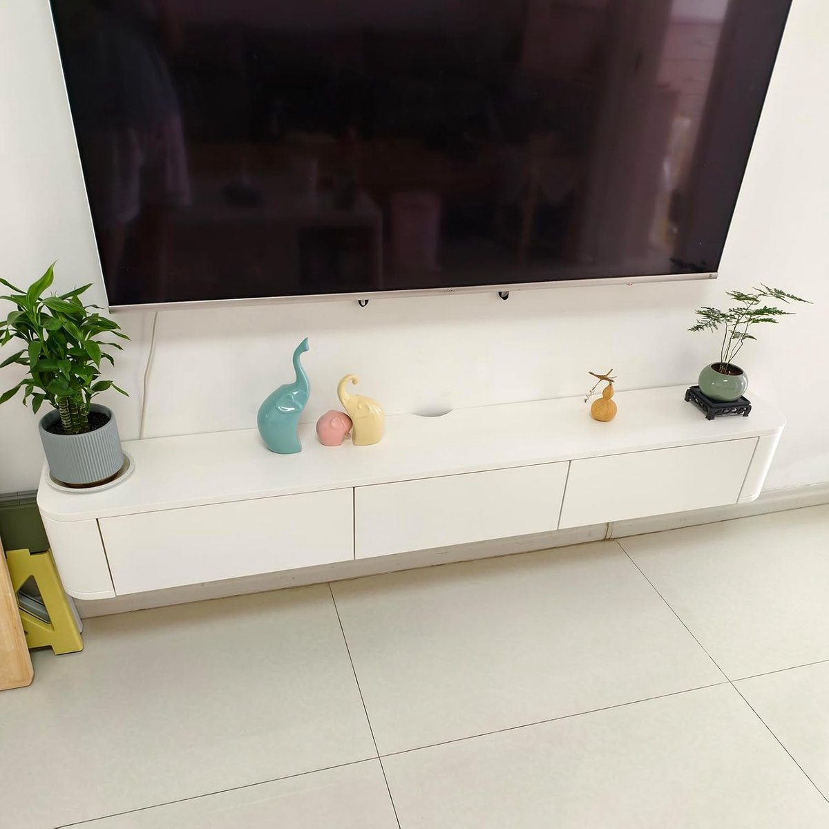 TV meubel 160 cm – Zwevend TV kast wit met 2 laden & klepdeur – Massief hout TV lowboard met kabelmanagement voor 65 inch – Urbanhome