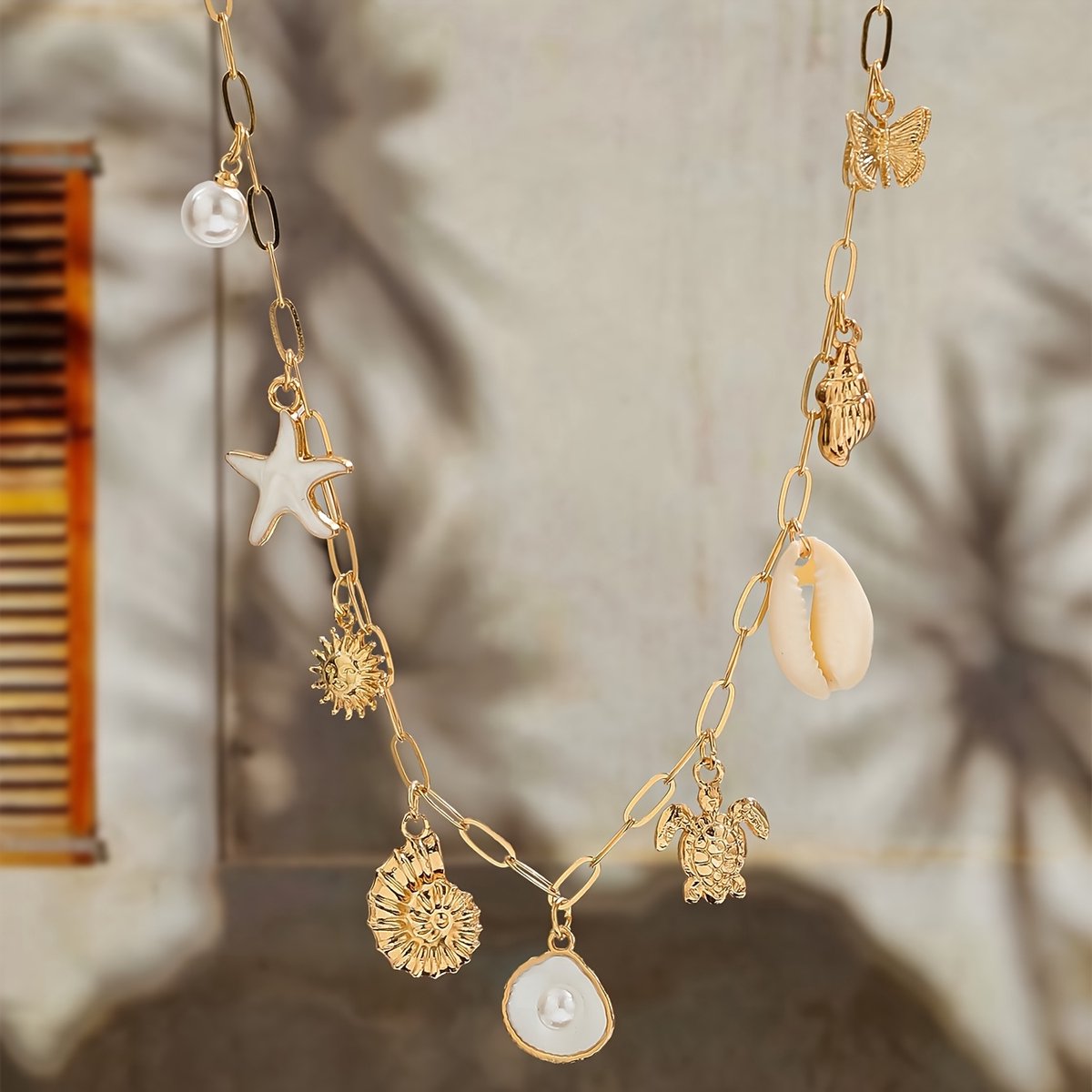 Sjika - Dames Strand Ketting Goudkleurig – Schelp Ketting met Zee Bedels – Boho Zomer Halsketting – Beach Sieraden voor Dames - Cadeau voor haar