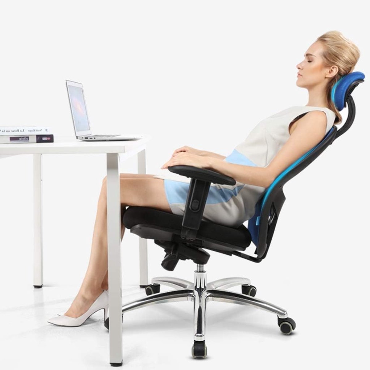 ErgoBoss Pro Ergonomische Draaibare Bureaustoel met Verstelbare Rugleuning, Armleuningen en Liftfunctie 52 x 52 x 119,5 cm