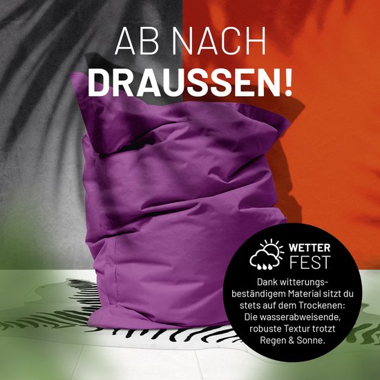 Paarse, weerbestendige zitzak, met de tekst 'Ab nach draussen!' en 'Wetter Fest'.