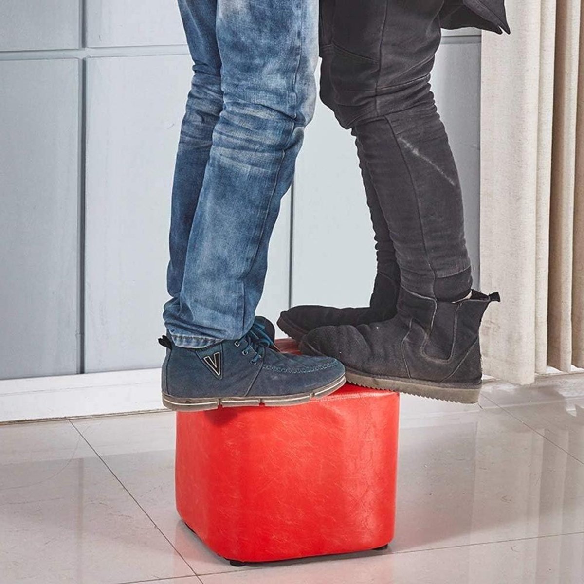 Kubus Poef - Voetenbankje Zitje - Ontspannen Zitten - Massief Houten Basis - 30 x 30 cm - Zwart