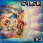 Abstracte aquarel van een profiel van een hoofd in levendige kleuren, met de tekst "SOFT MACHINE" en "THIRTEEN".