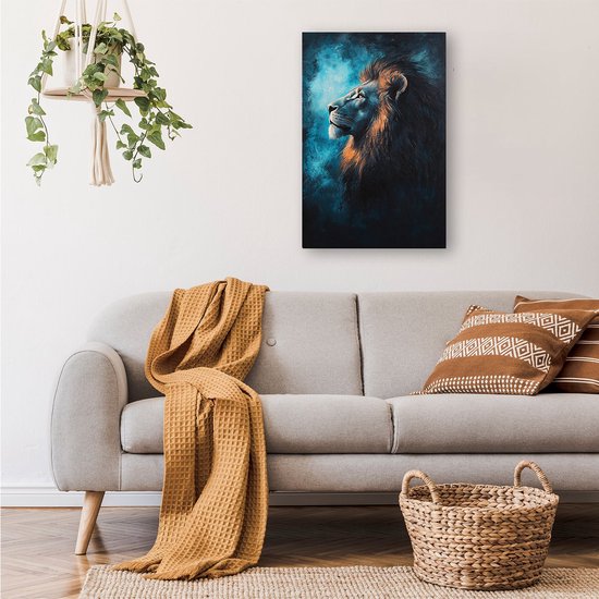 Majestueuze leeuw in blauw en oranje - Leeuw poster - Muurdecoratie dieren - Realisme kunststroming - Muurdecoratie klassiek - Muurdecoratie - poster 80x120 cm