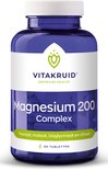 Blauwe pot met een wit deksel, etiket met "Vitakruid Magnesium 200 Complex" en "90 Tabletten".