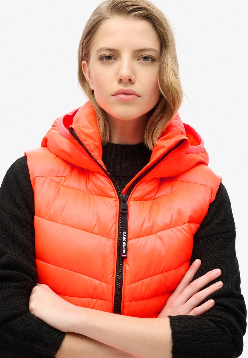 Superdry Gewatteerde Fuji bodywarmer met capuchon Dames Gilets Koraal
