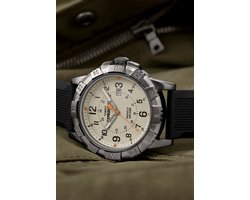 Timex Expedition Ridge Quartz Analoog Horloge Zwart Case: 100% Low Lead Brass | Armband: 100% Silicone 45 TW4B32200AJ