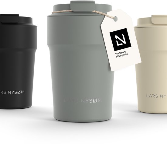 Zwarte, grijze en crème thermosbekers van LARS NYSØM met touw en label.