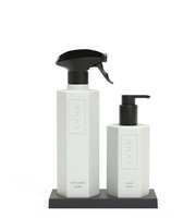 LVNG Keukenset Stockholm - Keukenreiniger Spray 450 ml & Afwasmiddel 270 ml - Met Plateau - Frisse Citrus- & Houtgeur - Vegan - Navulbare Flessen - Cadeauset