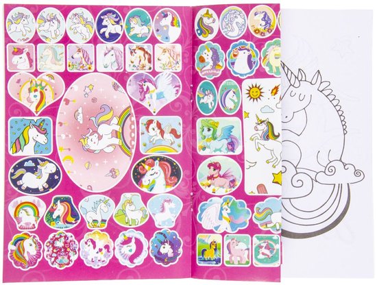 Kleurboek en stickervel met diverse illustraties van eenhoorns in regenboogkleuren op een roze achtergrond.