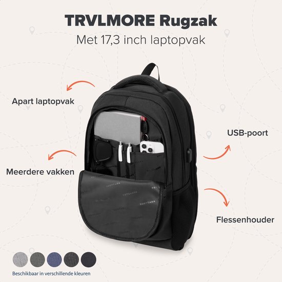 Zwarte TRVLMORE rugzak met geopend hoofdvak, laptopvak, flessenhouder en USB-poort.