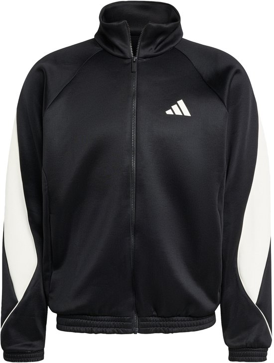 Zwarte jas met beige mouwen en een wit adidas logo op de borst. Jas met hoge kraag en ritssluiting.