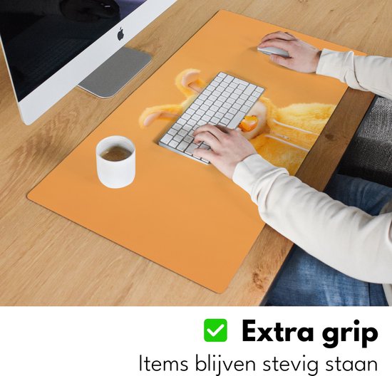 Bureau onderlegger 80x40 cm - Muismat Paashaas - Kostuum - Eend - Bureaumat - Mousepad XXL - Bureau mat - Muismatten groot - Desk organizer - Bureaulegger