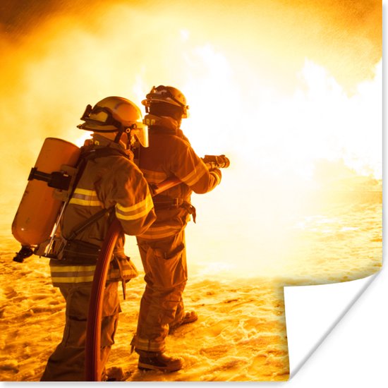 Poster Brandweermannen tijdens oefening - 100x100 cm XXL
