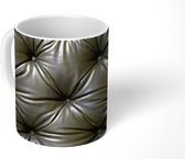 Mok - Een close-up van een leren bank - 350 ML - Beker