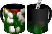Magische Mok - Foto op Warmte Mok - Afbeelding gevuld met vele witte tulpen - 350 ML