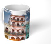 Mok - Kleurrijke huizen midden in Habana Vieja - 350 ML - Beker
