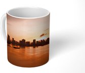 Mok - Silhouetten van de gebouwen in de Vietnamese Ho Chi Minhstad - 350 ML - Beker