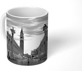 Mok - Panoramisch zicht op San Marcoplein in Venetië - zwart wit - 350 ML - Beker