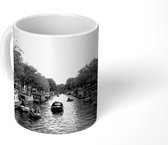 Mok - De Brouwersgracht in Amsterdam met woonboten aan beide kanten - zwart wit - 350 ML - Beker