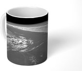 Mok - Weergave over de aarde - zwart wit - 350 ML - Beker