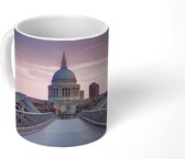 Mok - Roze gloeiende lucht bij de Millennium Bridge in Engeland - 350 ML - Beker