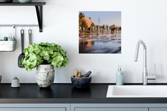 Lavabos sur une place de la ville française Nice Poster 30x30 cm - Tirage photo sur Poster (décoration murale salon / chambre) / Poster villes européennes