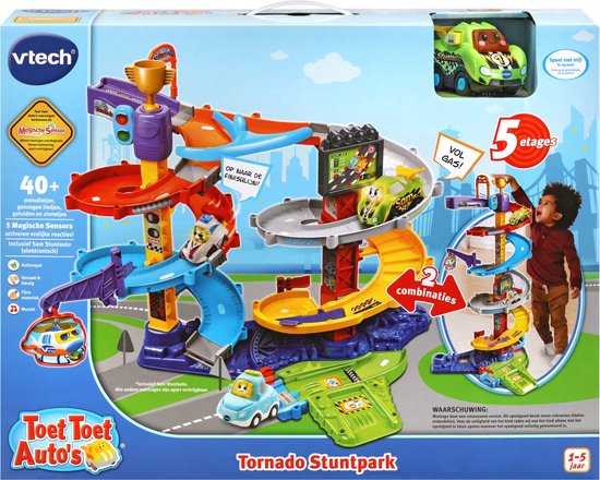 Doos van VTech Toet Toet Auto's Tornado Stuntpark met illustratie van de racebaan, auto's en jongen.