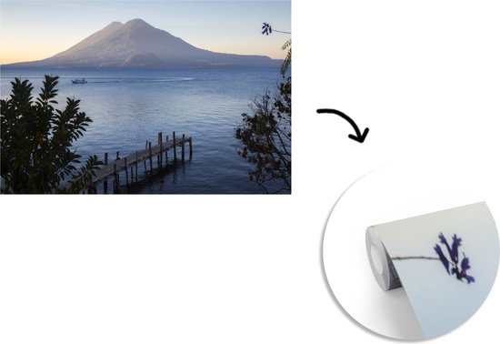 Lac Atitlán lors d'un lever de soleil au Guatemala papier peint photo vinyle largeur 390 cm x hauteur 260 cm - Tirage photo sur papier peint (disponible en 7 tailles)