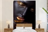 Behang - Fotobehang Vrouw - Black and Gold - Zwart - Breedte 145 cm x hoogte 220 cm