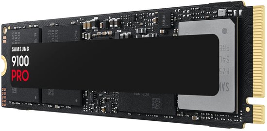 Samsung 9100 PRO M.2 SSD, close-up van de zwarte behuizing en interne componenten.