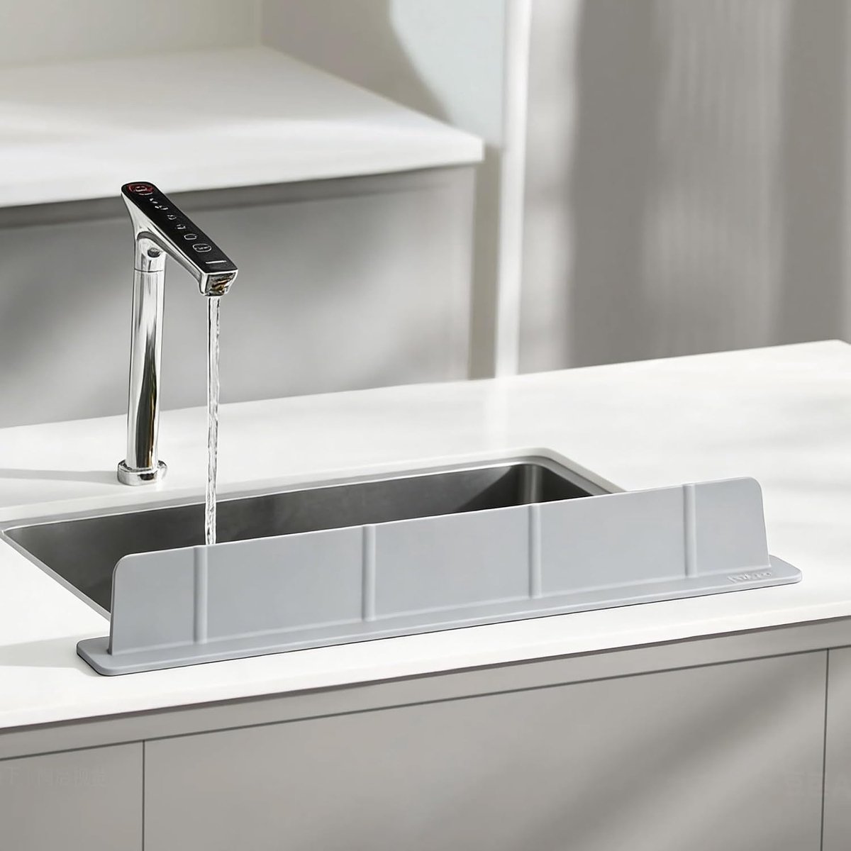 Gootsteen Spatbescherming 52 x 4,5 x 7 cm met Sterke Zuignappen, Waterspatbescherming, Flexibele Spatbeschermer voor Keuken en Badkamer (Grijs)