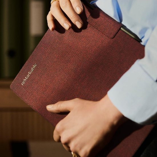 reMarkable Book Folio Mosaic Weave Burgund voor reMarkable Paper Pro - Originele hoes — afbeelding 4
