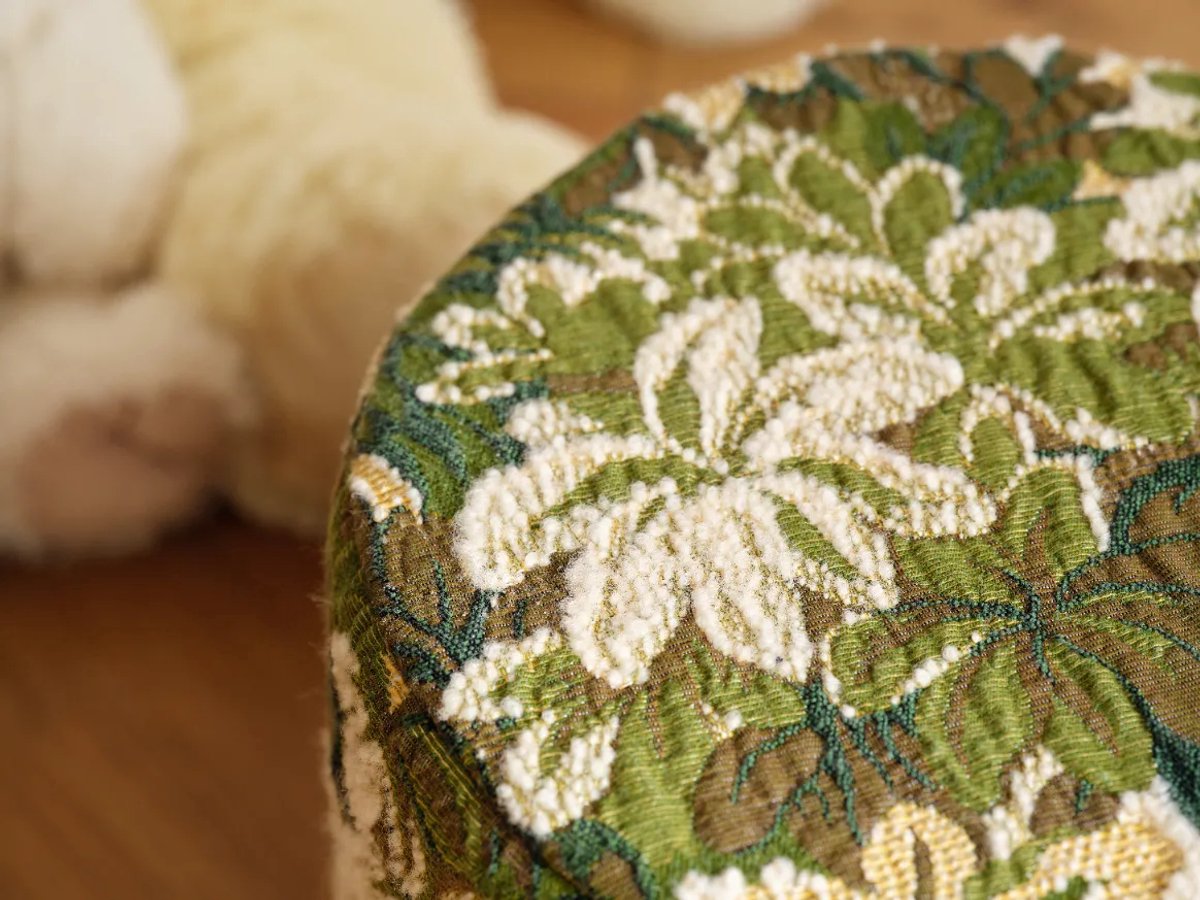 Your Little King Poef Little - Into The Wild - Dutch Design - Handgemaakt in Nederland - Eikenhout