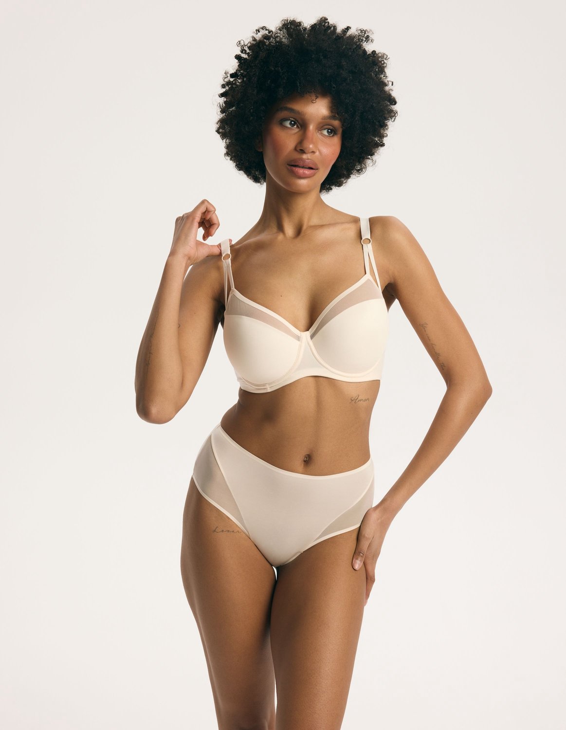 ESOTIQ Essential - Licht voorgevormde beha - Beige - Met beugel