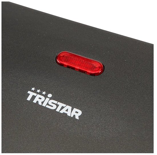 Zwarte Tristar contactgrill met rode indicatorlampje en Tristar logo.