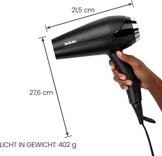 Sèche-cheveux BaByliss noir tenu en main, dimensions de 21,5 cm sur 27,6 cm, poids léger de 402 g.